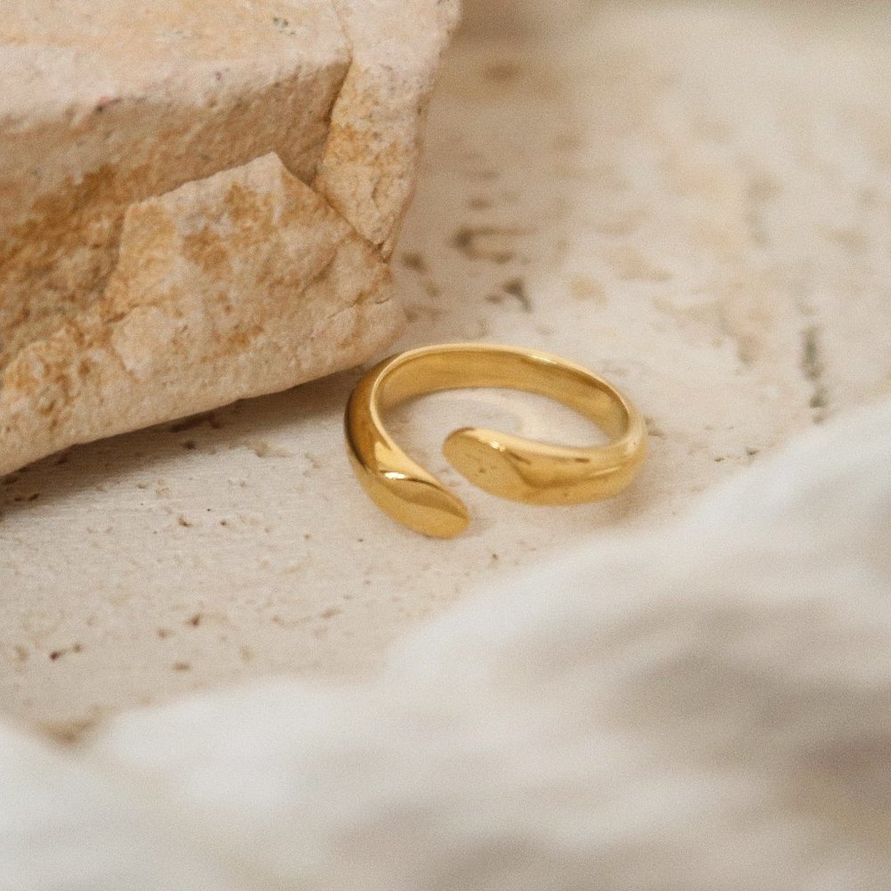 NEW 18K Gold Plated Open Hug Ring - Picture 5 of 11